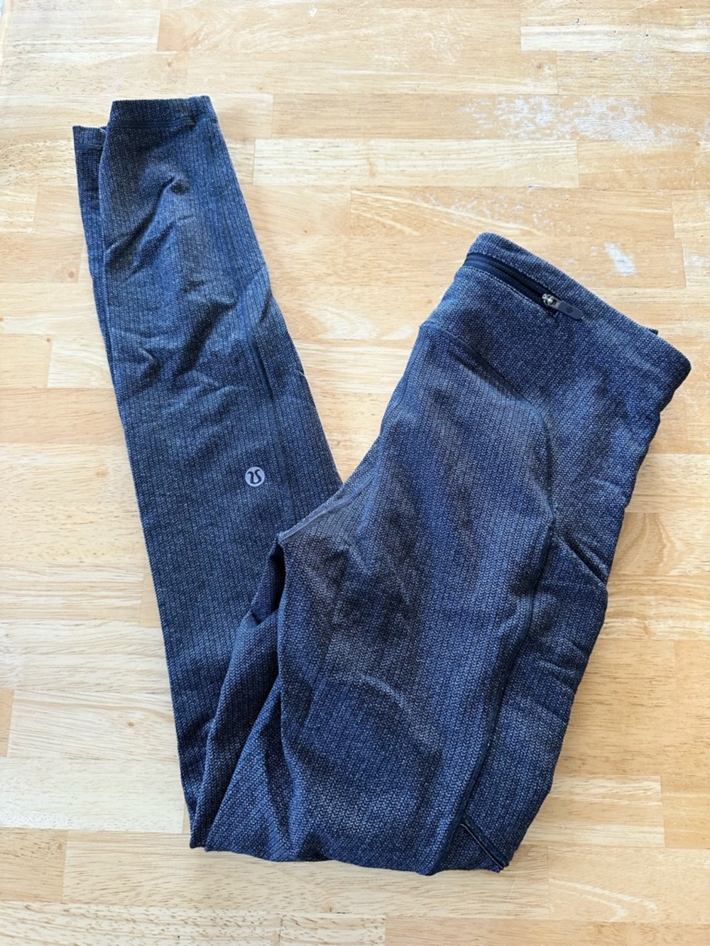 Lululemon leggings size 4